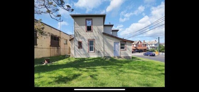 Photo - 570-570 1/2 E Main St Unit 570