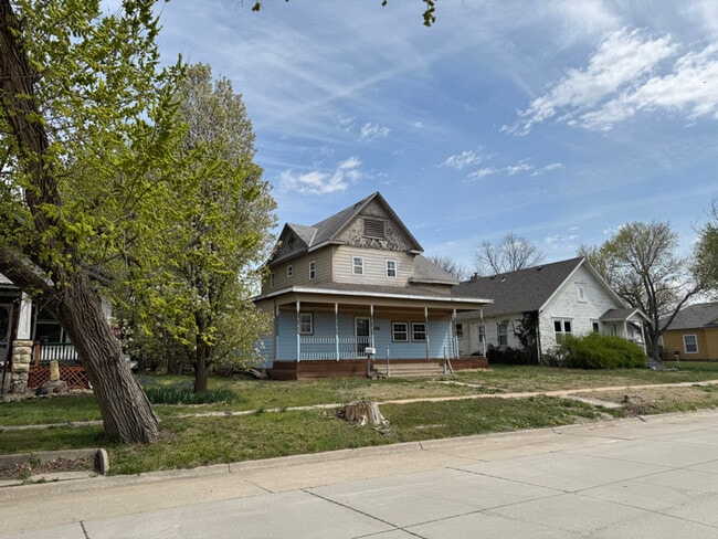 Building Photo - 116 S 1st St