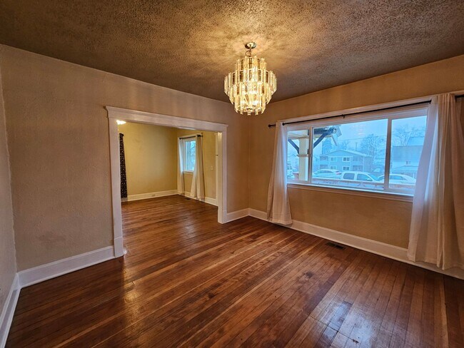 Photo - N Madelia St Unit 1226 N Madelia St