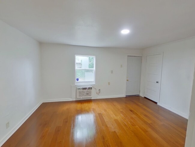 Photo - 3185 S Davidson St