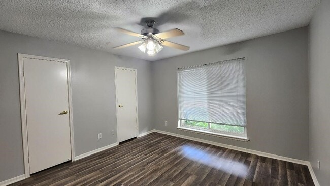 Photo - 2120 El Paseo St