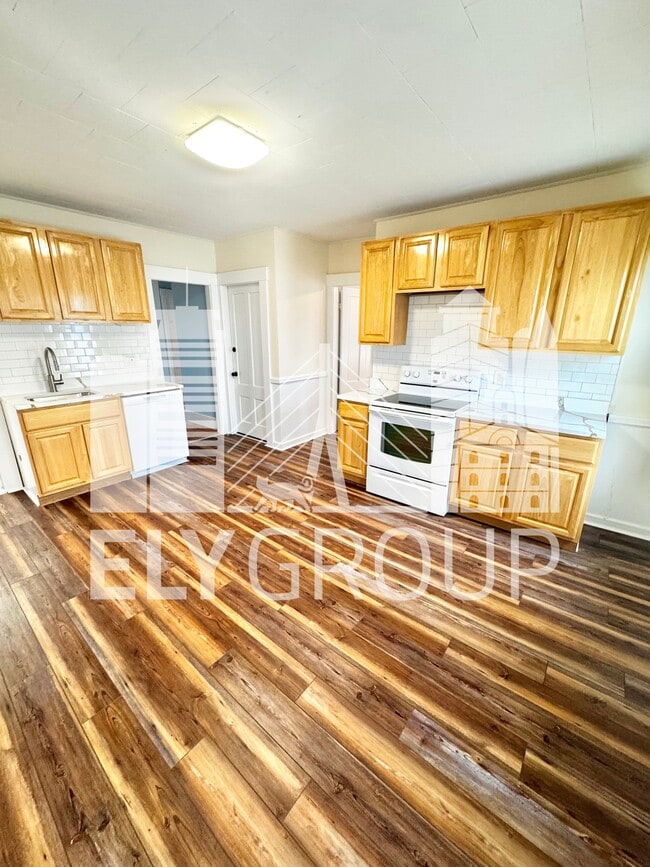 Photo - 10 Spruce St Unit 2