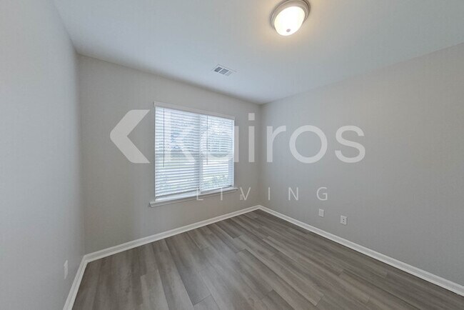 Photo - 105 Colonial Wy