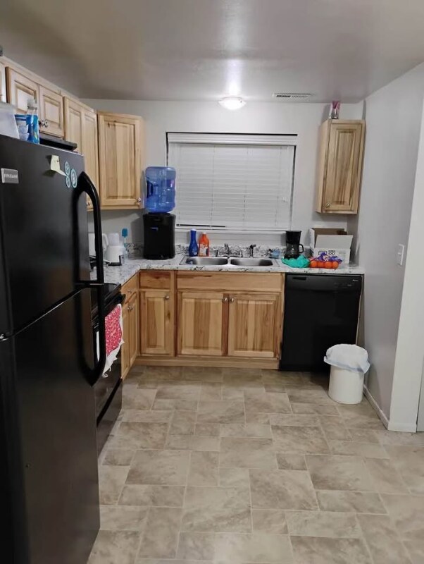 230 E Center St