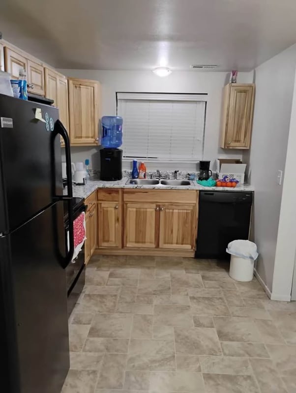 Photo - 230 E Center St