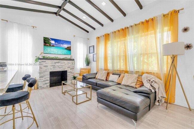 Photo - 774-774 NW 49th St