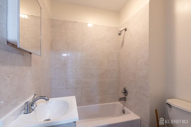 348 Front St Unit 2