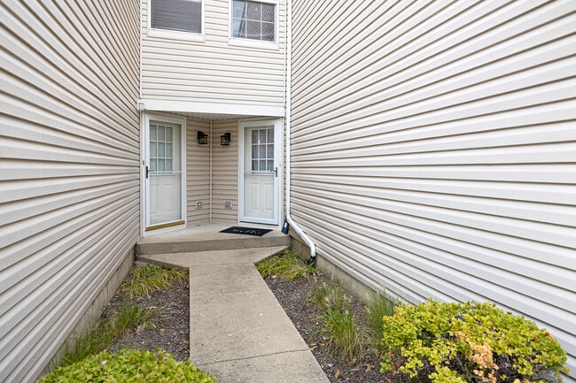 Photo - 2349 Stoughton Cir