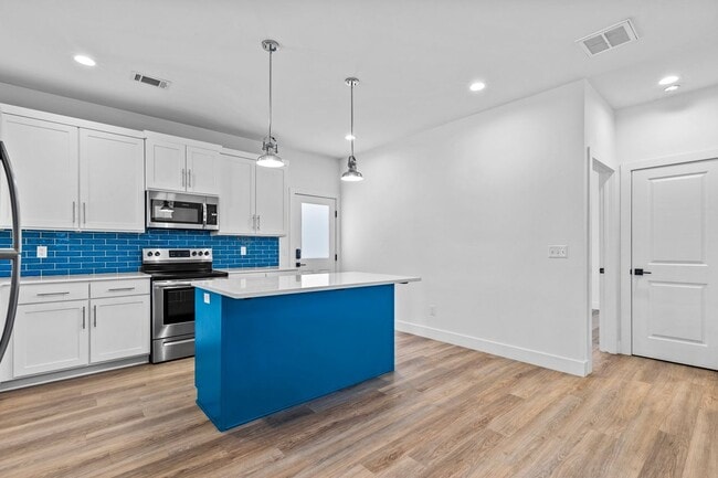 Photo - Dwell House Fall '25 Application Unidad 1