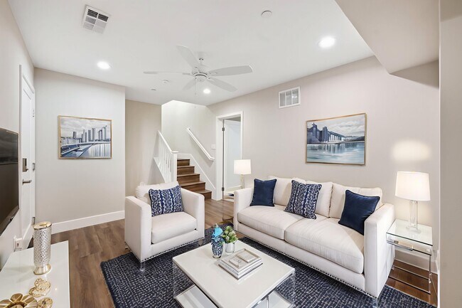 4437 Paxton Pl