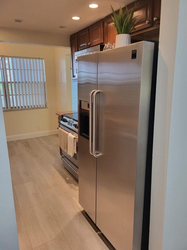 Photo - 8305 NW 61st St Unidad C110