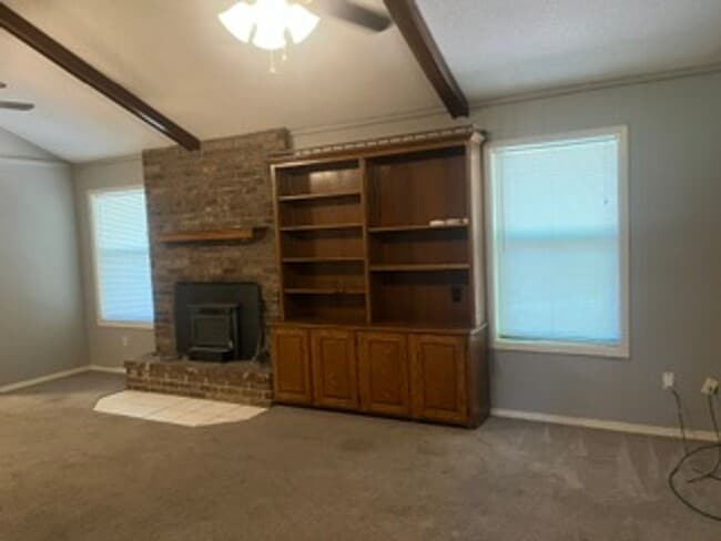 Photo - Nice Large One Level/Three Bedroom/Two Bath Home/Split Plan/Oversized 2 Car Side Entry Garage on ...