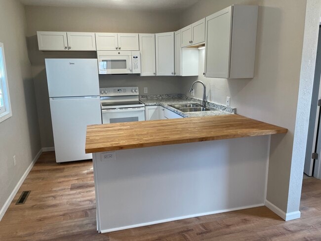 Photo - 2217 Ashland St