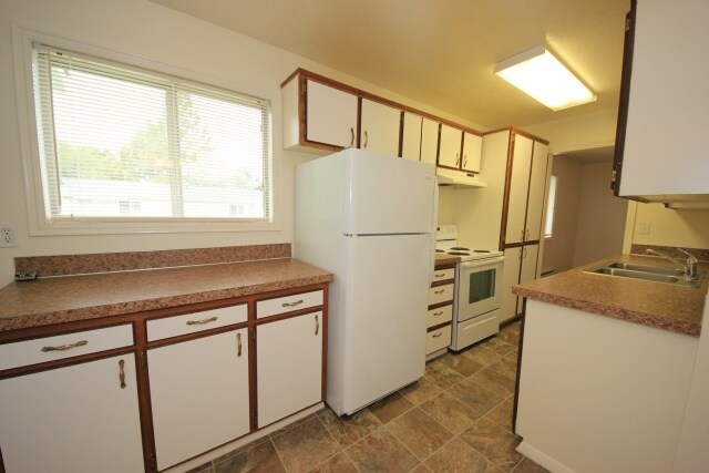 Kitchen - 965 Berryman Rd Unit F