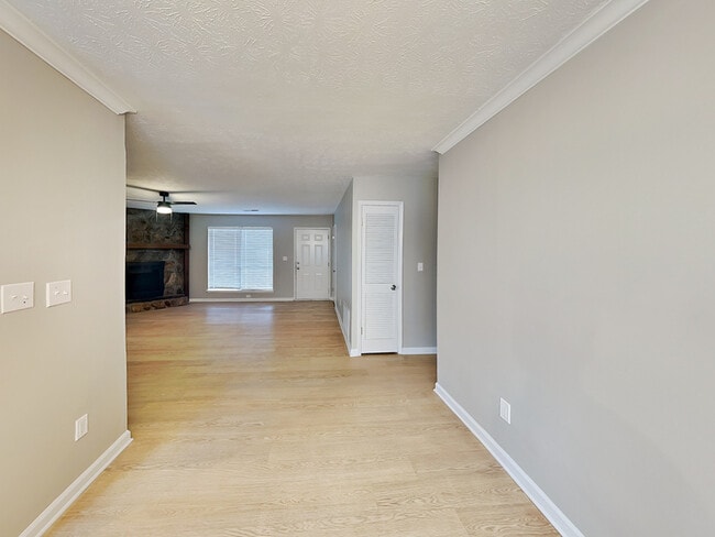 Photo - 8321 Beechwood Ct