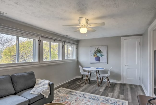 Photo - 1623 Hillcrest Rd