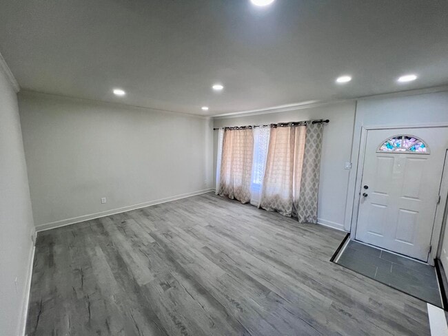 Photo - 4709 Gerald St