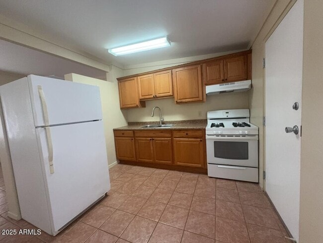 Photo - 1800 E Fry Blvd Unidad 24
