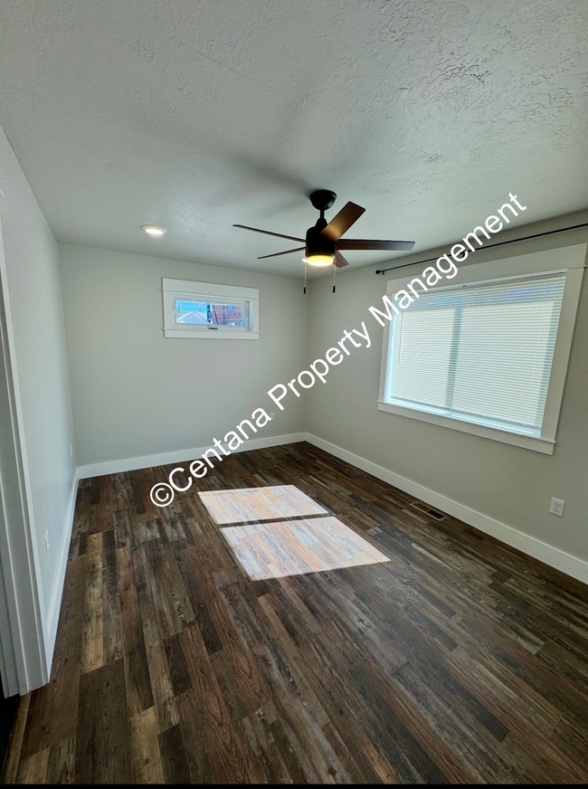 Building Photo - 112 S Clark St Unit 1