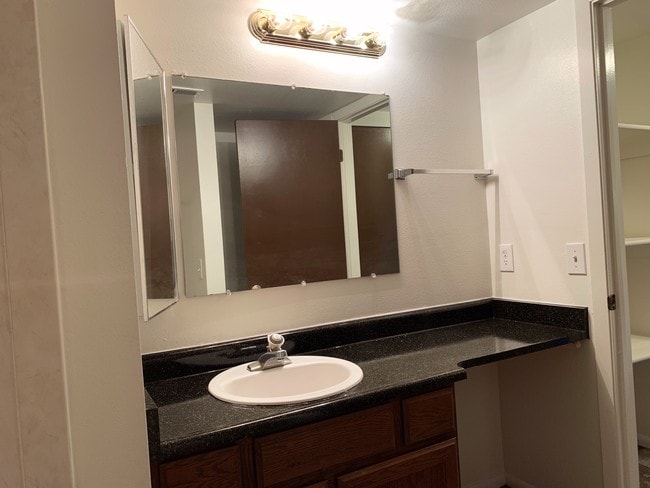Willow Brook Cove Apartments