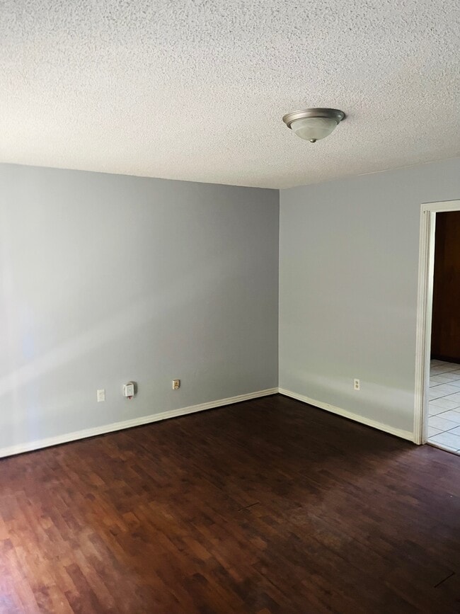 Photo - 1365 Middle Ring Rd