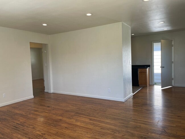 Photo - Nice 2 Bedroom 1 Bath Front Duplex-Parking and a Garage with Remote for Easy Access