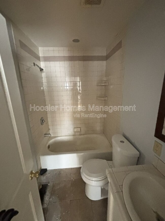 Photo - 1902 E 35th St