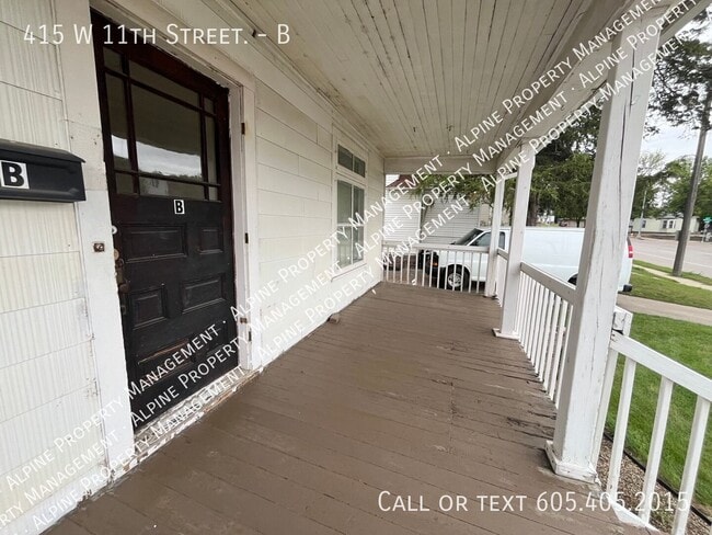 Photo - 415 W 11th St Unit B