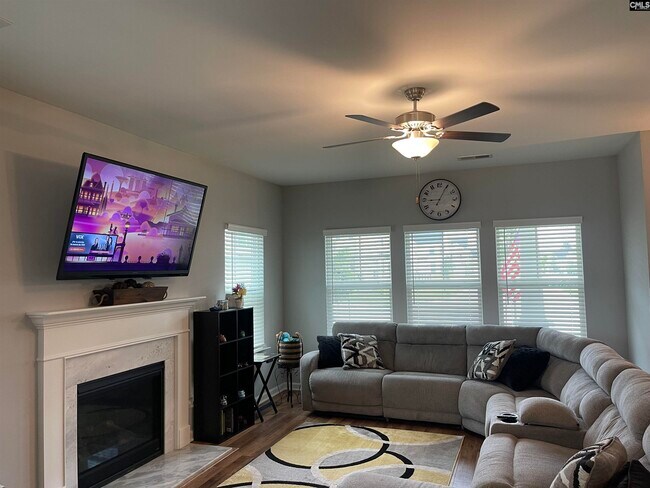 Photo - 454 Stillwater Ln