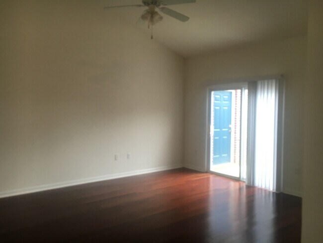 Photo - Independence South Brick Townhouse Community next to Golf Course w/ Patio, Nice Master, Vaulted C...