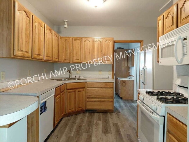 Photo - 2050 Letart Ave