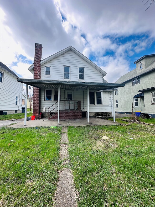 Photo - 210 Squires Ave