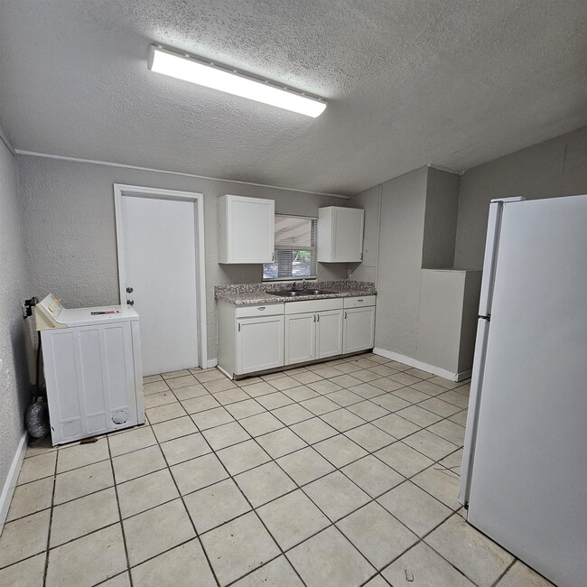 Photo - 1516 Majestic Ave