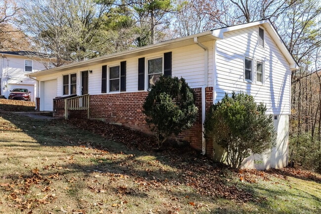 Photo - 208 Sam Pate Dr