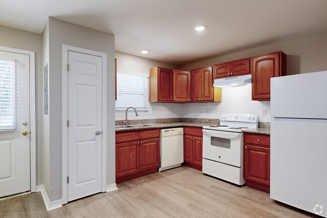 2BR, 1BA - 840SF - Kitchen