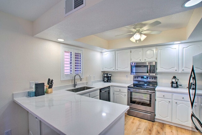 4303 E Cactus Rd Unit SI FL3-ID1546212P