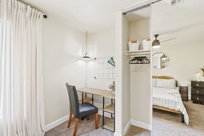 2BR, 1BA - 1,008SF