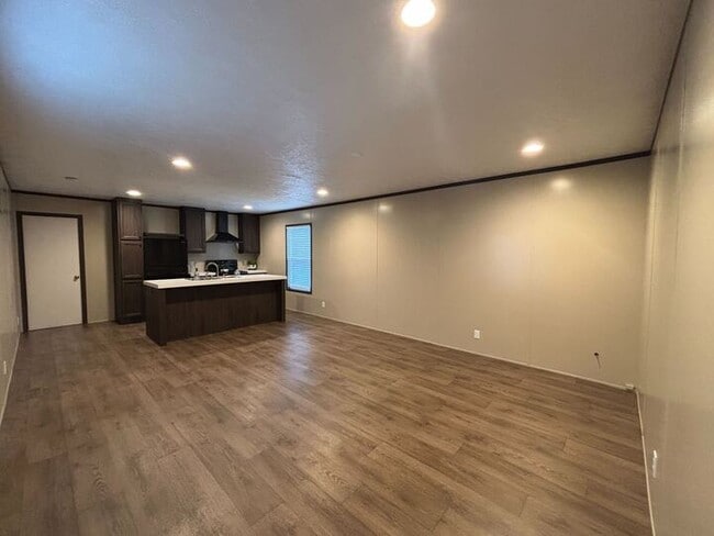 Photo - 601 Kathy St