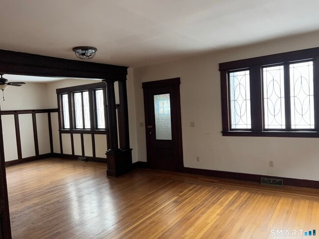 Photo - 1546 Whitney Ave