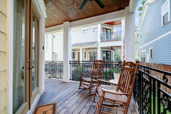 Photo - 1126 W 17th St