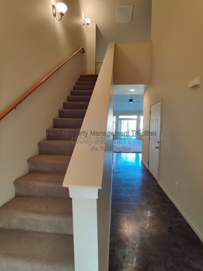 Photo - 2335 Hood Ave