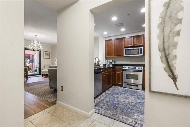 Photo - 121 N Monroe St