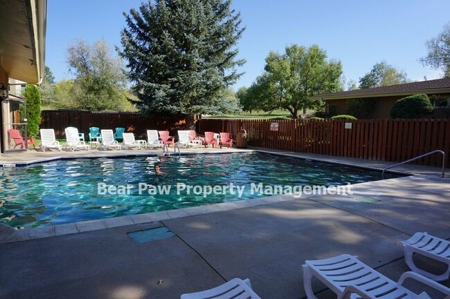 Building Photo - Great Condo in Golden, Convenient Location!! Unit #208