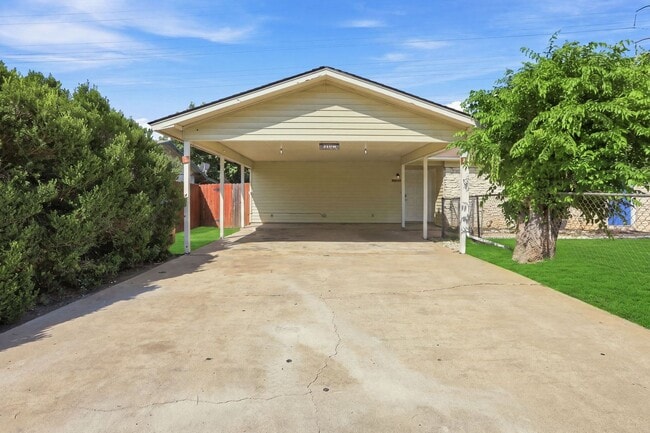 Building Photo - 5700 Cherry Park Unit A