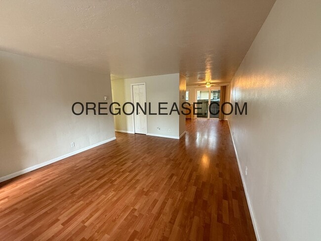 Photo - 2 bed 1 bath apartment downtown Eugene Unit #03