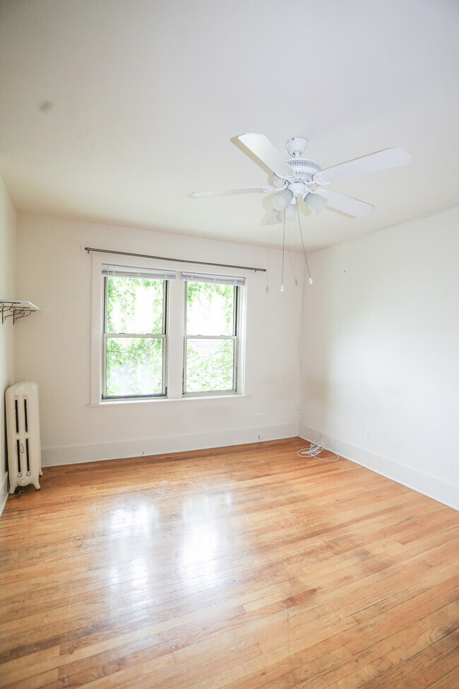 Photo - 1100 W Roscoe St Unit 37