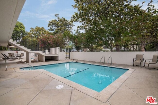 Photo - 511 San Vicente Blvd Unit 204