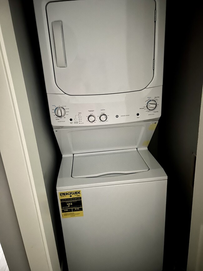 Full size washer/dryer - 421 N 20th St Unit 102 Unfurnished