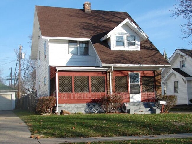 Building Photo - 1009 W Hillcrest Ave