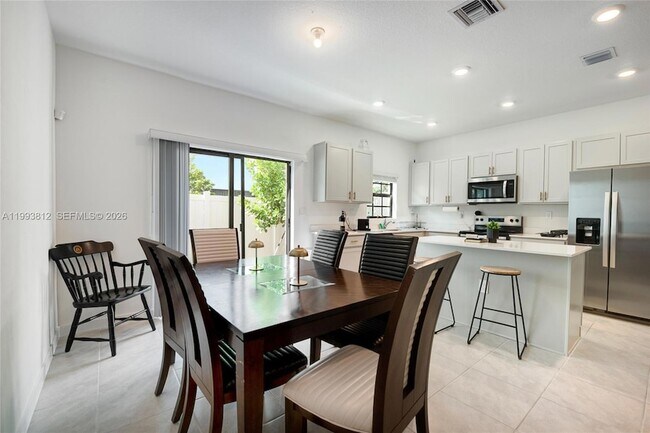 Photo - 834 SW 11th Ter